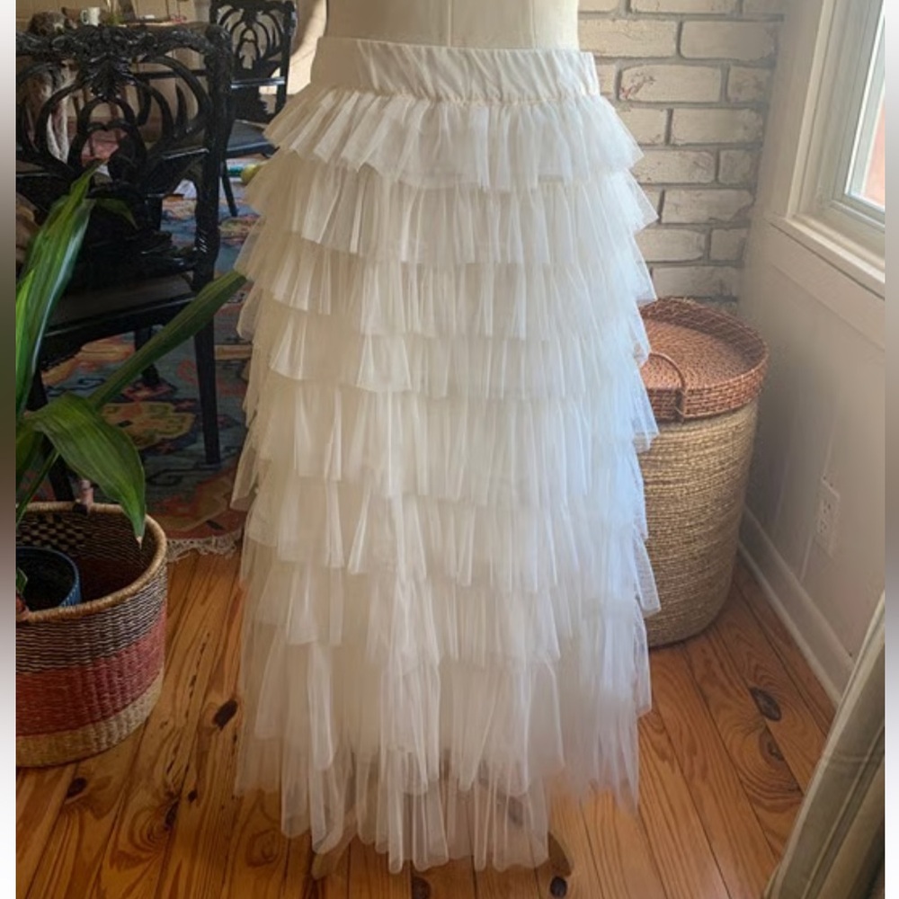 cupcakes & cashmere Cream Layered Maxi Skirt - Picture 2 of 7